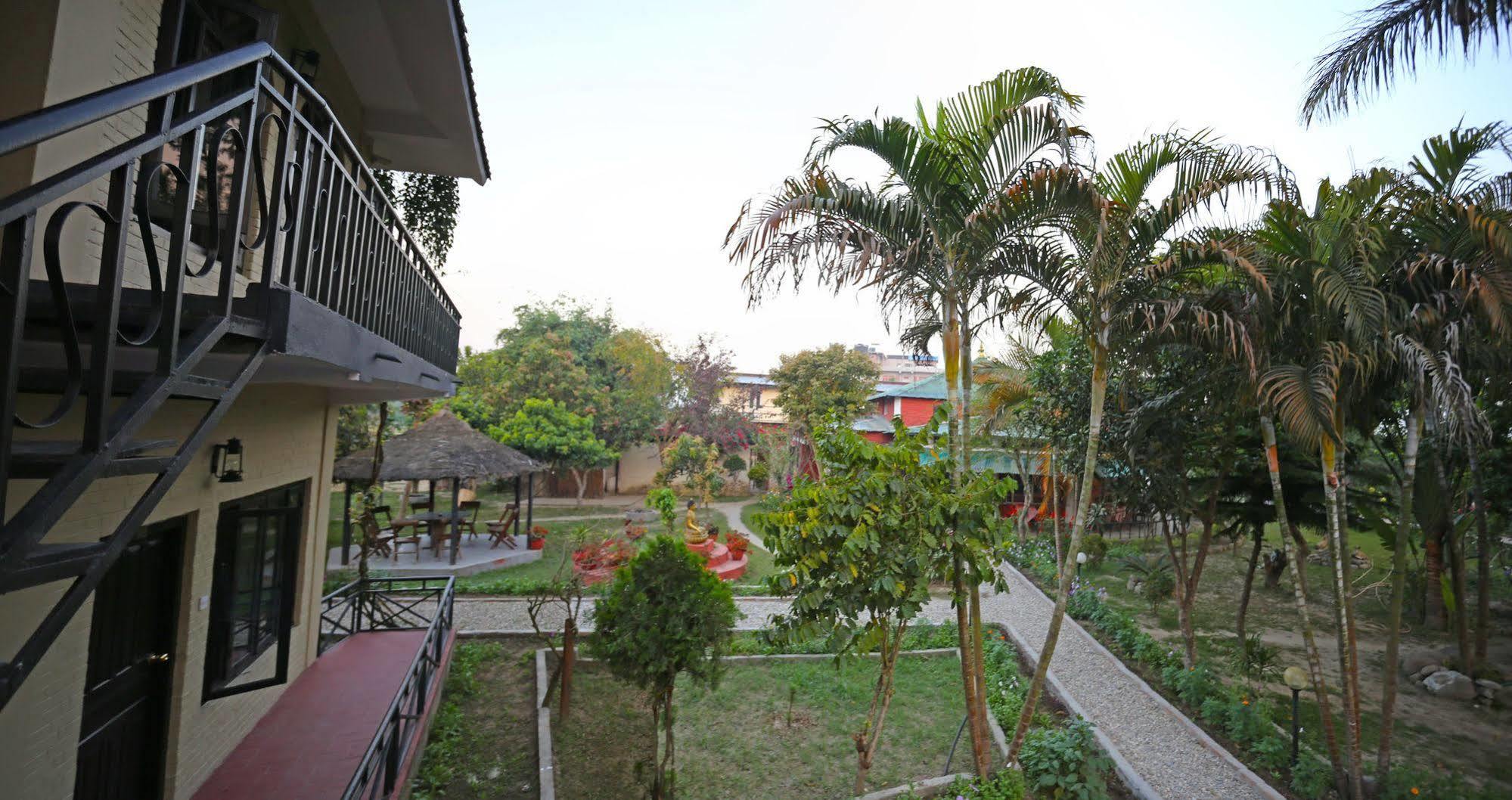 Chitwan Adventure Resort Саураха Экстерьер фото